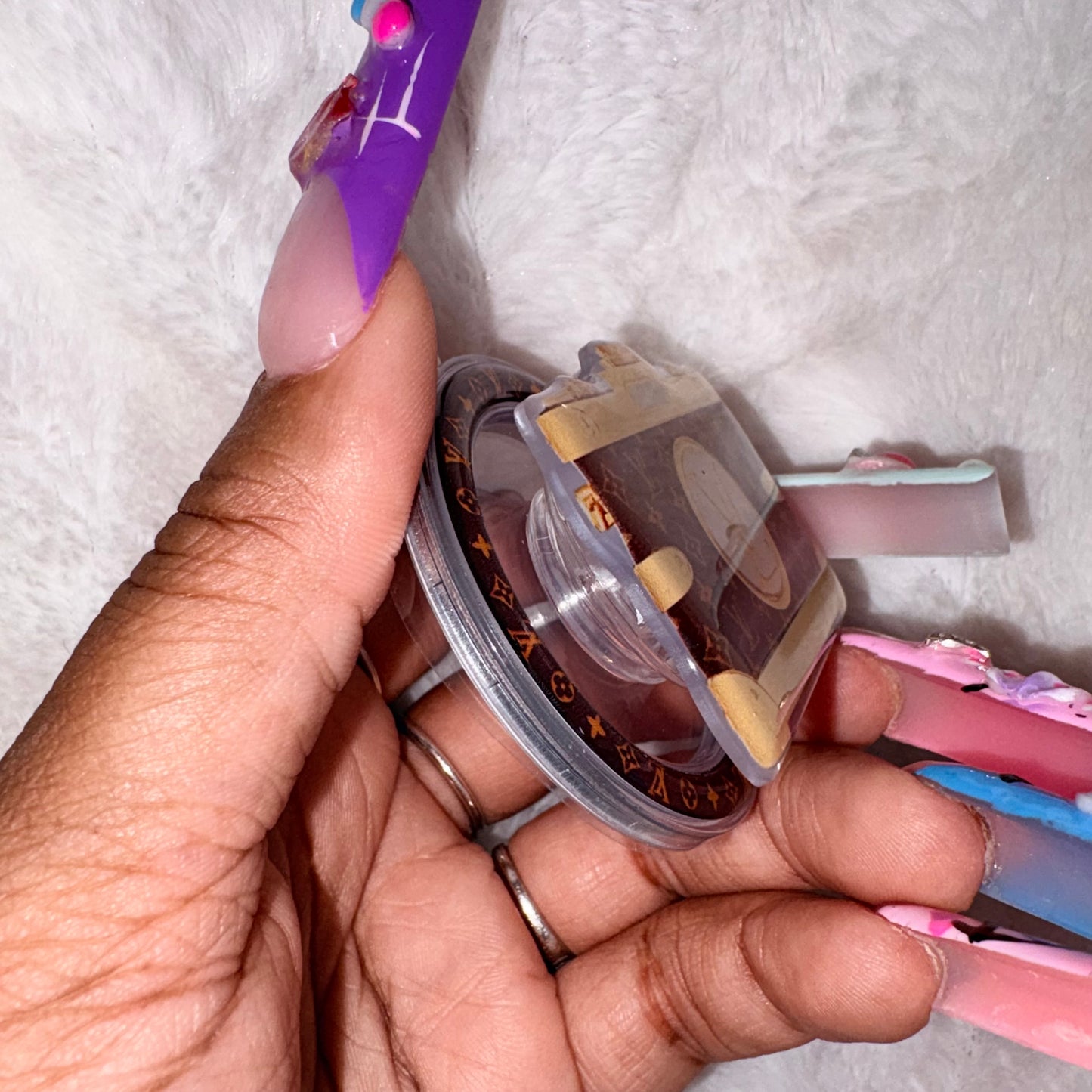 MakeEm Look Pretty Girl, MagSafe Pop Sockets